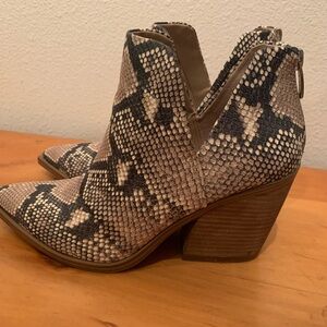 Steve Madden "Camryn" Bootie